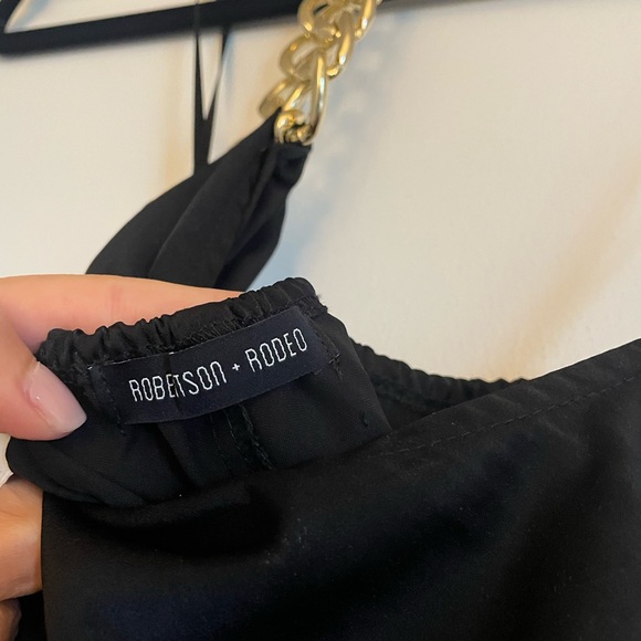 Black halter gold chain going out top - Picture 3 of 3